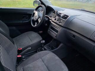 2011 Skoda Fabia II Рестайлинг, серебристый, 650000 рублей, вид 5