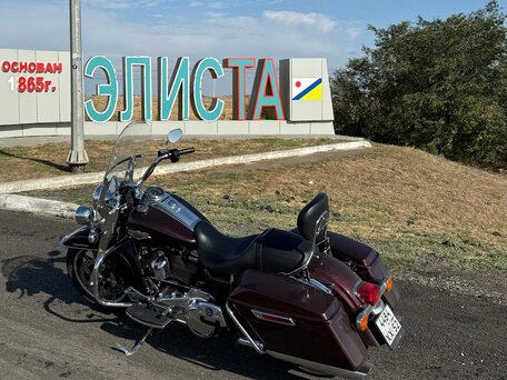 2018 Harley-Davidson Road King, красный, 1550000 рублей, вид 3