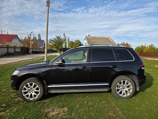 2008 Volkswagen Touareg I Рестайлинг, чёрный, 1500000 рублей, вид 4