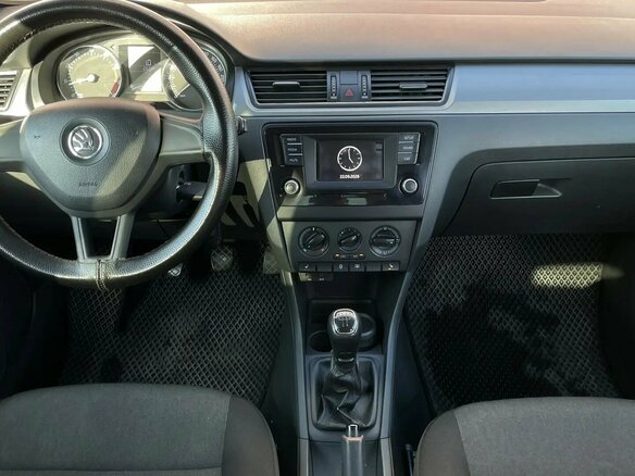 2017 Skoda Rapid I, белый, 870000 рублей - вид 2