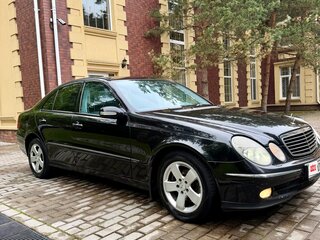 2004 Mercedes-Benz E-Класс 320 III (W211, S211), чёрный, 1400000 рублей, вид 3