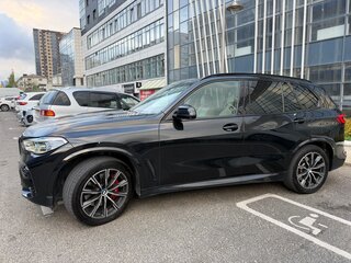 2021 BMW X5 40i IV (G05/G18), чёрный, 6550000 рублей, вид 4