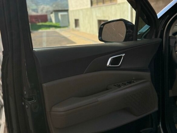 2024 Kia Carnival IV Рестайлинг, серый, 5000000 рублей - вид 13