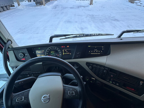 2017 Volvo FH, красный, 8800000 рублей - вид 24