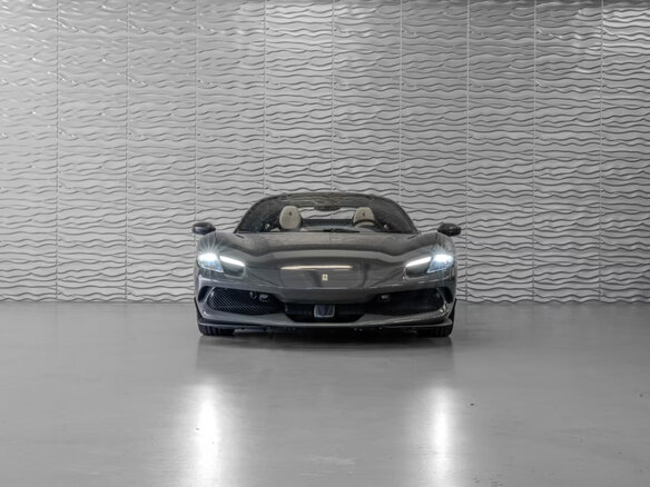 2026 Ferrari 296 GTS, серый - вид 1