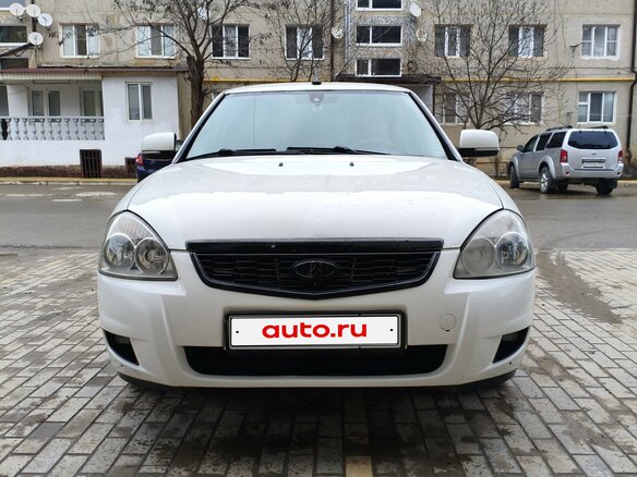 2013 Lada (ВАЗ) Priora I Рестайлинг, белый, 410000 рублей - вид 2