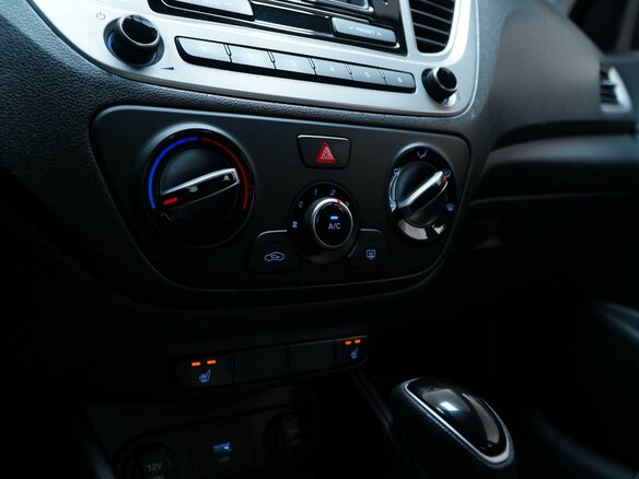 2020 Hyundai Solaris II Рестайлинг, красный, 1399444 рублей - вид 15