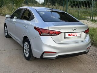 2017 Hyundai Solaris II, серый, 1280000 рублей, вид 4