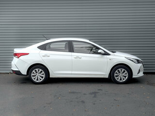 2020 Hyundai Solaris II Рестайлинг, белый, 1070000 рублей, вид 4
