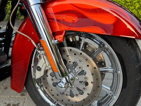 2010 Harley-Davidson CVO, оранжевый, 1150000 рублей, вид 3