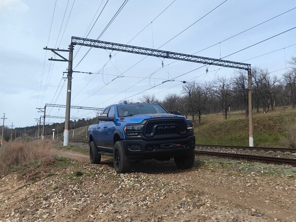 2021 RAM 2500, синий, 8500000 рублей - вид 17