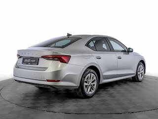 2021 Skoda Octavia IV (A8), серебристый, 2405000 рублей, вид 5