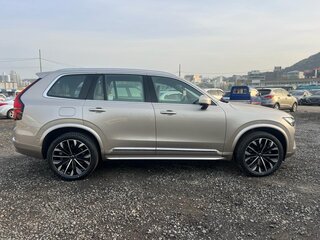 2026 Volvo XC90 B6 II Рестайлинг 2, бежевый, 9680000 рублей, вид 4