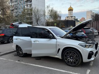 2020 BMW X5 30d IV (G05/G18), белый, 6250000 рублей, вид 3