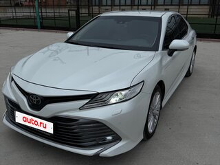2019 Toyota Camry VIII (XV70), белый, 2900000 рублей, вид 1