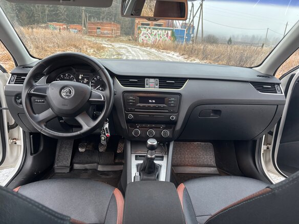 2013 Skoda Octavia III (A7), белый, 880000 рублей - вид 6