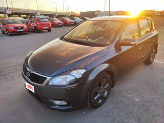 2010 Kia Ceed I Рестайлинг, серебристый, 730000 рублей, вид 3