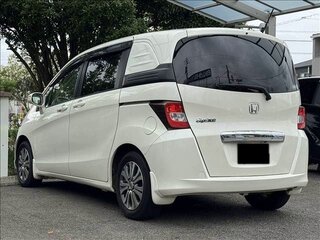 2016 Honda Freed Spike I Рестайлинг 2, белый, 941000 рублей, вид 3