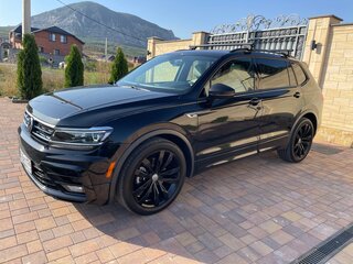 2021 Volkswagen Tiguan Allspace II, чёрный, 2500000 рублей, вид 1