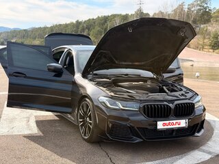 2021 BMW 5 серии 530i xDrive VII (G30/G31/G38) Рестайлинг, чёрный, 6350000 рублей, вид 4