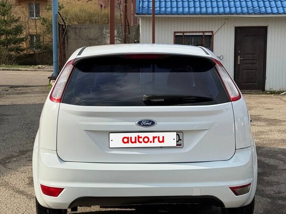 2010 Ford Focus II Рестайлинг, белый, 400000 рублей - вид 7