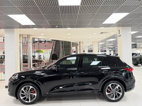 2025 Audi Q5 40 TDI III (GU), чёрный, 7699000 рублей, вид 5