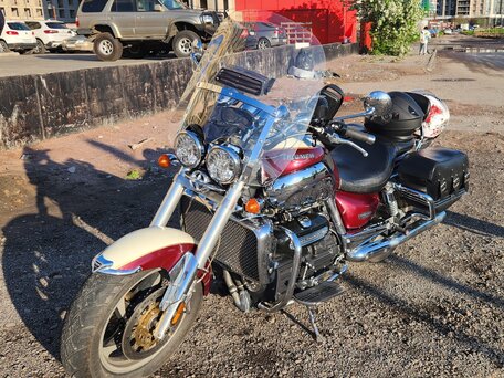 2005 Triumph Rocket III, красный, 1199999 рублей, вид 4