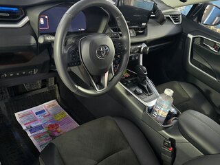 2025 Toyota RAV4 V (XA50), чёрный, 4355000 рублей, вид 4
