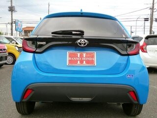2022 Toyota Yaris IV, голубой, 770000 рублей, вид 2