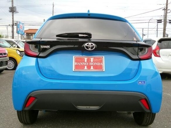 2022 Toyota Yaris IV, голубой, 770000 рублей - вид 1