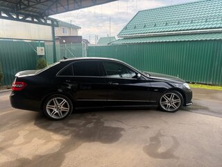 2011 Mercedes-Benz E-Класс 250 7G-Tronic IV (W212, S212, C207), чёрный, 1800000 рублей, вид 3