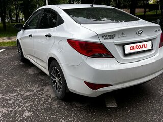 2015 Hyundai Solaris I Рестайлинг, белый, 950000 рублей, вид 4