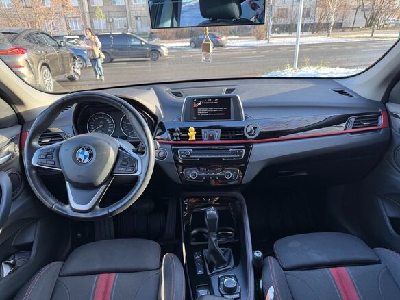 2017 BMW X1 20i xDrive II (F48), белый, 2400000 рублей - вид 20