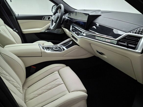 2026 BMW X6 30d III (G06) Рестайлинг, серый - вид 3