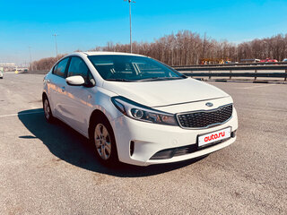 2017 Kia Cerato III Рестайлинг (Classic), белый, 925000 рублей, вид 3