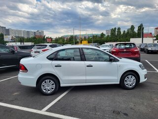 2018 Volkswagen Polo V Рестайлинг, белый, 985000 рублей, вид 4