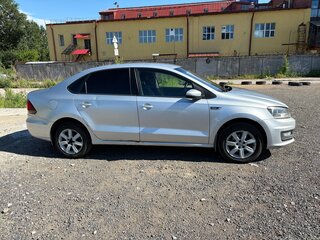 2016 Volkswagen Polo V Рестайлинг, серебристый, 650000 рублей, вид 5
