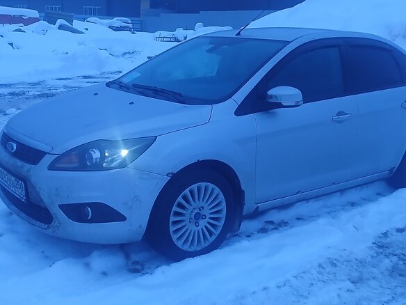 2011 Ford Focus II Рестайлинг, серебристый, 550000 рублей