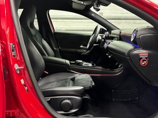 2019 Mercedes-Benz A-Класс 200 IV (W177), красный, 2440000 рублей, вид 5