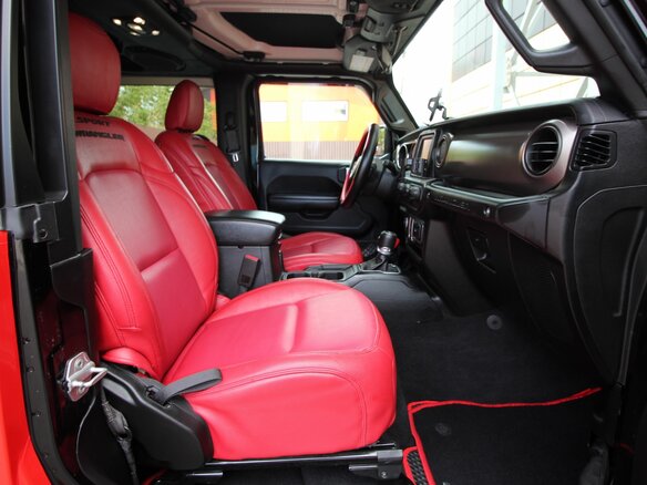 2020 Jeep Wrangler IV (JL), чёрный, 4995000 рублей - вид 14