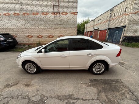 2011 Ford Focus II Рестайлинг, белый, 799000 рублей, вид 2