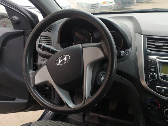 2014 Hyundai Solaris I, чёрный, 599000 рублей - вид 12