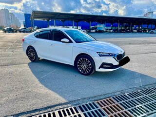 2022 Skoda Octavia IV (A8), белый, 1900000 рублей, вид 4