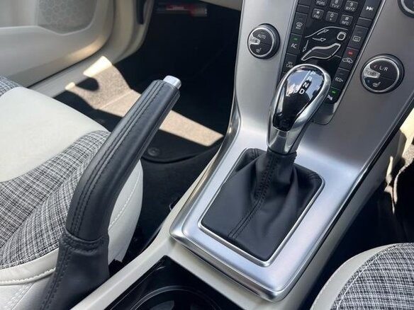 2020 Volvo V40 II Рестайлинг, синий - вид 23