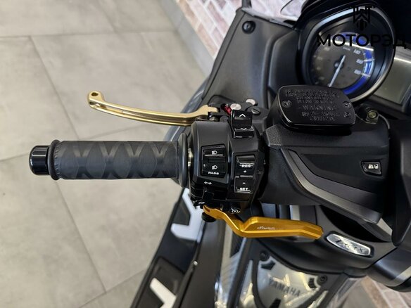 2022 Yamaha TMAX, серый, 1400000 рублей - вид 12