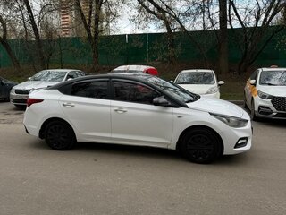 2018 Hyundai Solaris II, белый, 895900 рублей, вид 2