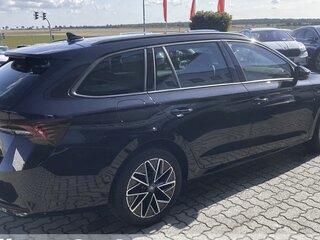 2023 Skoda Octavia IV (A8), чёрный, 3691336 рублей, вид 3