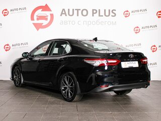 2022 Toyota Camry VIII (XV70) Рестайлинг, чёрный, 3099000 рублей, вид 2