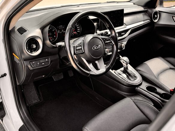 2020 Kia K3 II, белый, 1850000 рублей - вид 9