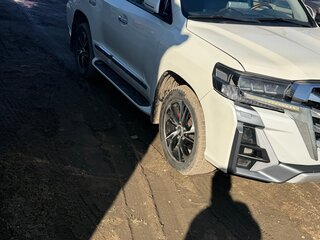 2012 Toyota Land Cruiser 200 Series Рестайлинг 1, белый, 3550000 рублей, вид 1